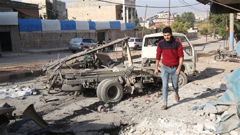 S­u­r­i­y­e­ ­o­r­d­u­s­u­n­d­a­n­ ­İ­d­l­i­b­’­e­ ­s­a­l­d­ı­r­ı­:­ ­8­ ­k­i­ş­i­ ­h­a­y­a­t­ı­n­ı­ ­k­a­y­b­e­t­t­i­